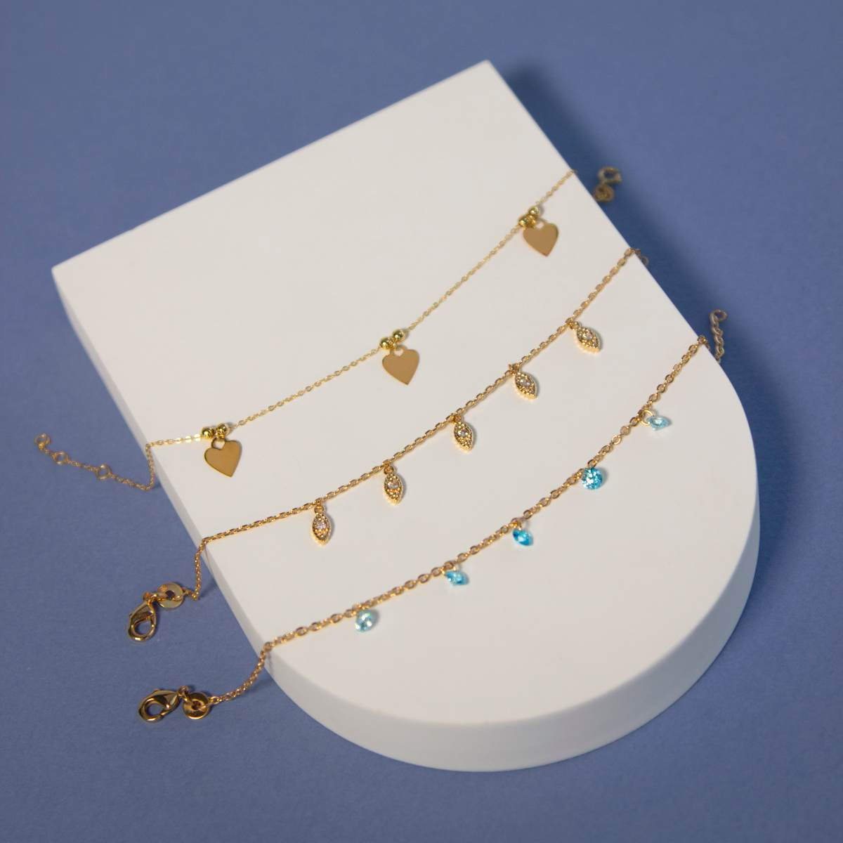 Bracelet plaqué or jaune, motif feuille zirconias 18 cm - vue D1