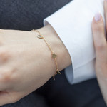 Bracelet plaqué or jaune pampilles coeurs martelé 18 cm - vue porté 1