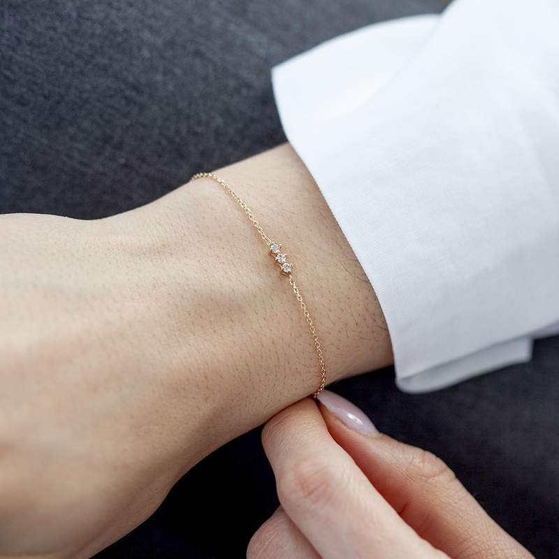 Bracelet plaqué or jaune zirconias 18 cm - vue porté 1