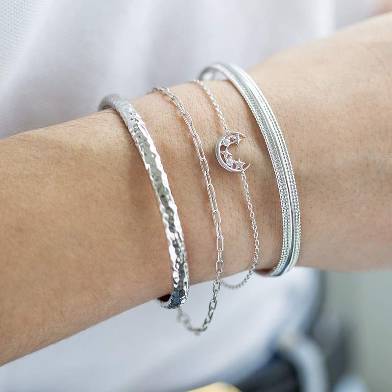 Bracelet argent 925 effet martelé 58 mm - vue porté 2