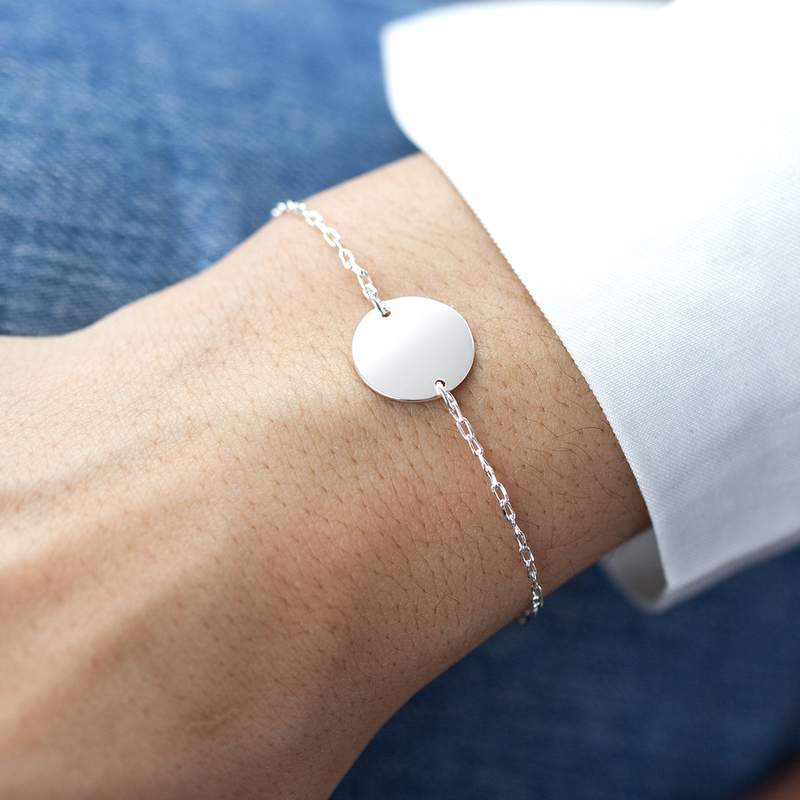 Bracelet argent 925 médaille personnalisable 18 cm - vue porté 1