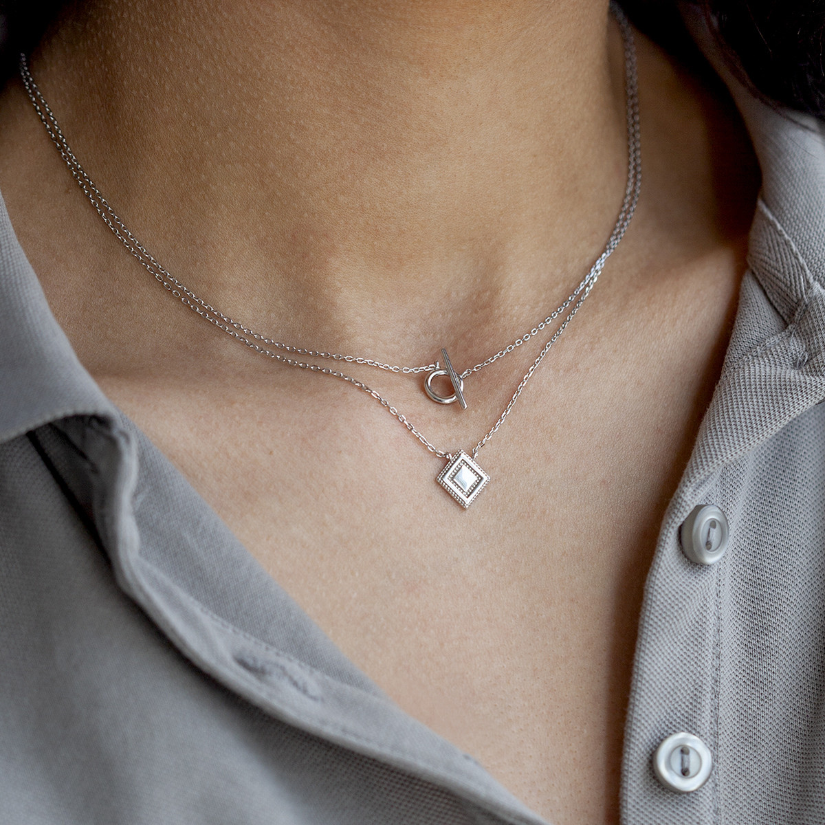 Collier argent 925, motif losange perlé 45 cm - vue porté 2