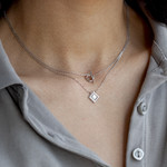 Collier argent 925, motif losange perlé 45 cm - vue porté 2