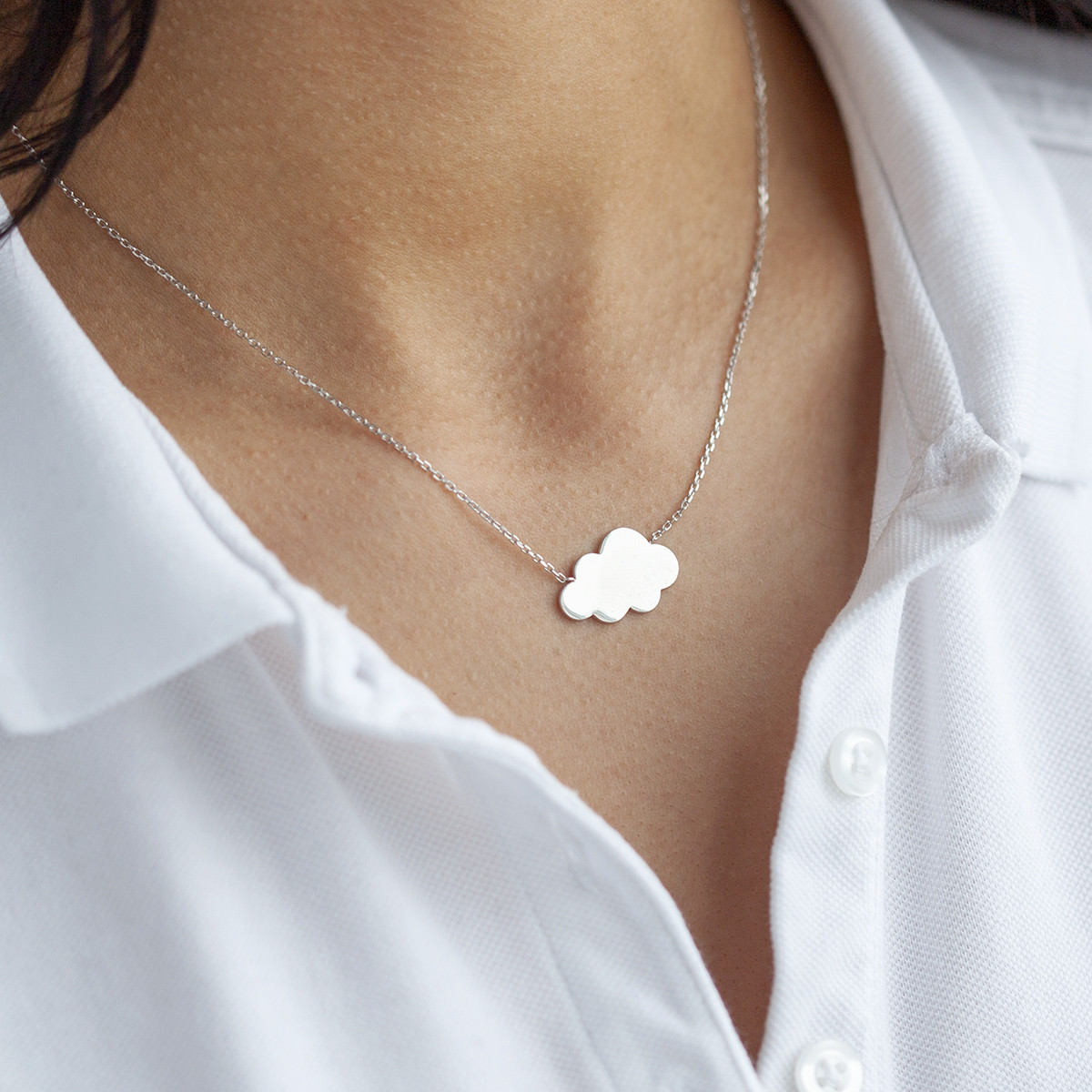 Collier argent 925, motif nuage personnalisable 45 cm - vue porté 1