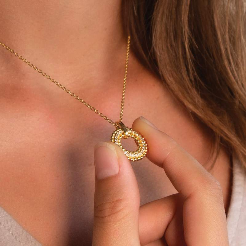 Gold-plated necklace with zirconia beads 42 to 45 cm - view worn 1