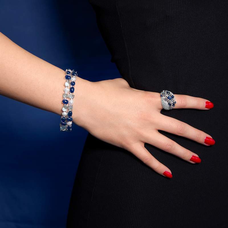 Bracelet argent 925 et ruthénium noir, pierres imitations bleues zirconias blanc 19 cm - vue porté 2