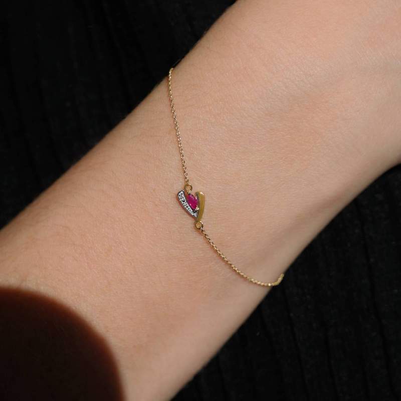 375 yellow gold bracelet with two-tone ruby and diamond, 18 cm with shortening ring to 16 cm - worn view 2
