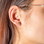 Boucles d'oreilles or 375 jaune péridots - vue porté 1