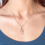 Hanger in 375 geel goud - bekijk gedragen 1