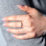 Bague plaqué or jaune zirconia blanc - vue porté 1