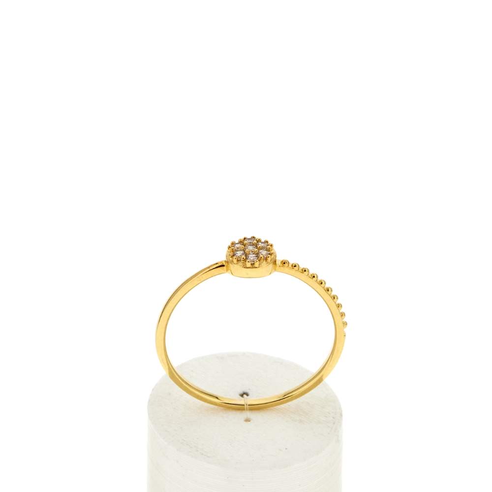 Ring met geelgoudkleurige coating en zirkonia's - aanzicht 1