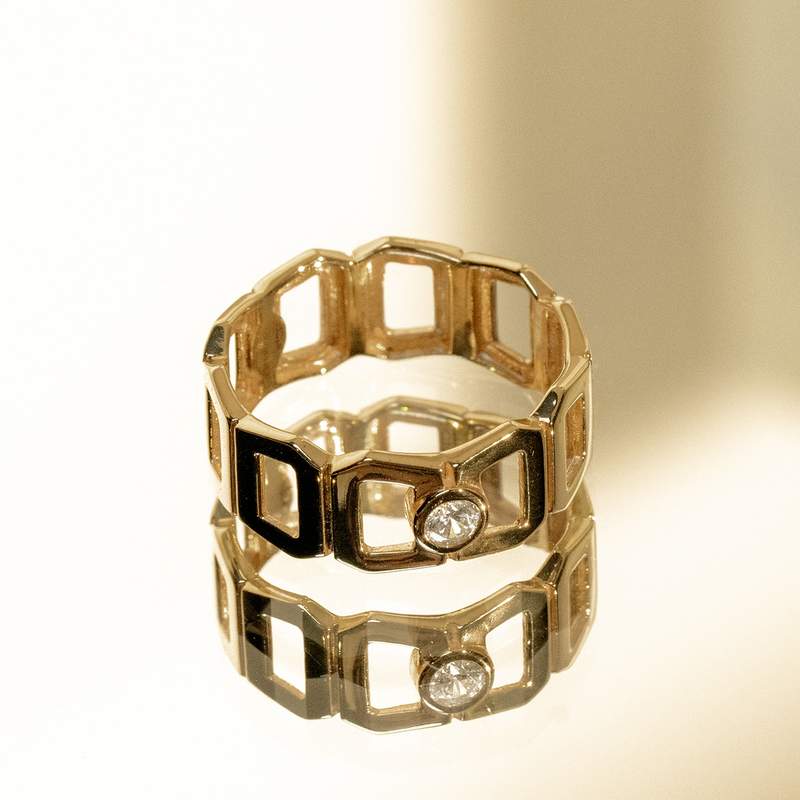 Bague or 750 jaune multi boucles ajourées et diamant - vue D1
