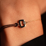 Bracelet boucle chaine or recyclé 750 jaune diamant et cordon chocolat 18cm - vue porté 1