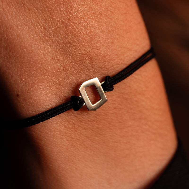 Bracelet boucle or 750 jaune double cordon noir 18cm - vue porté 1