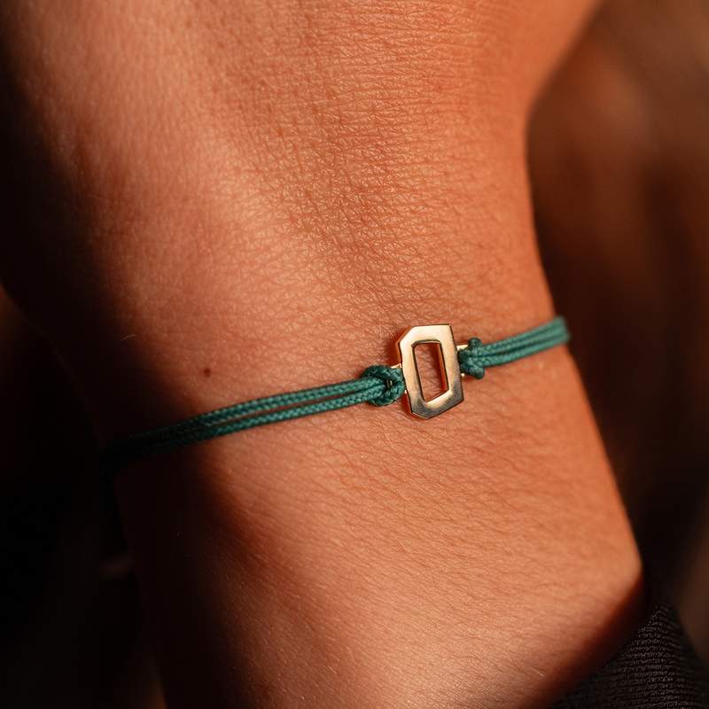 Bracelet boucle or recyclé 750 jaune double cordon vert 18cm - vue porté 1