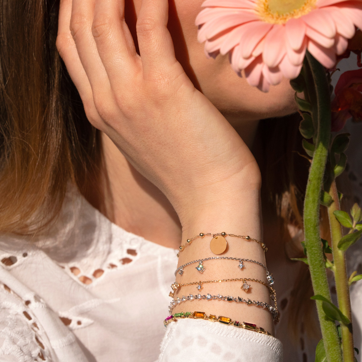 Bracelet or 375 jaune pierres fines 18cm - vue porté 1