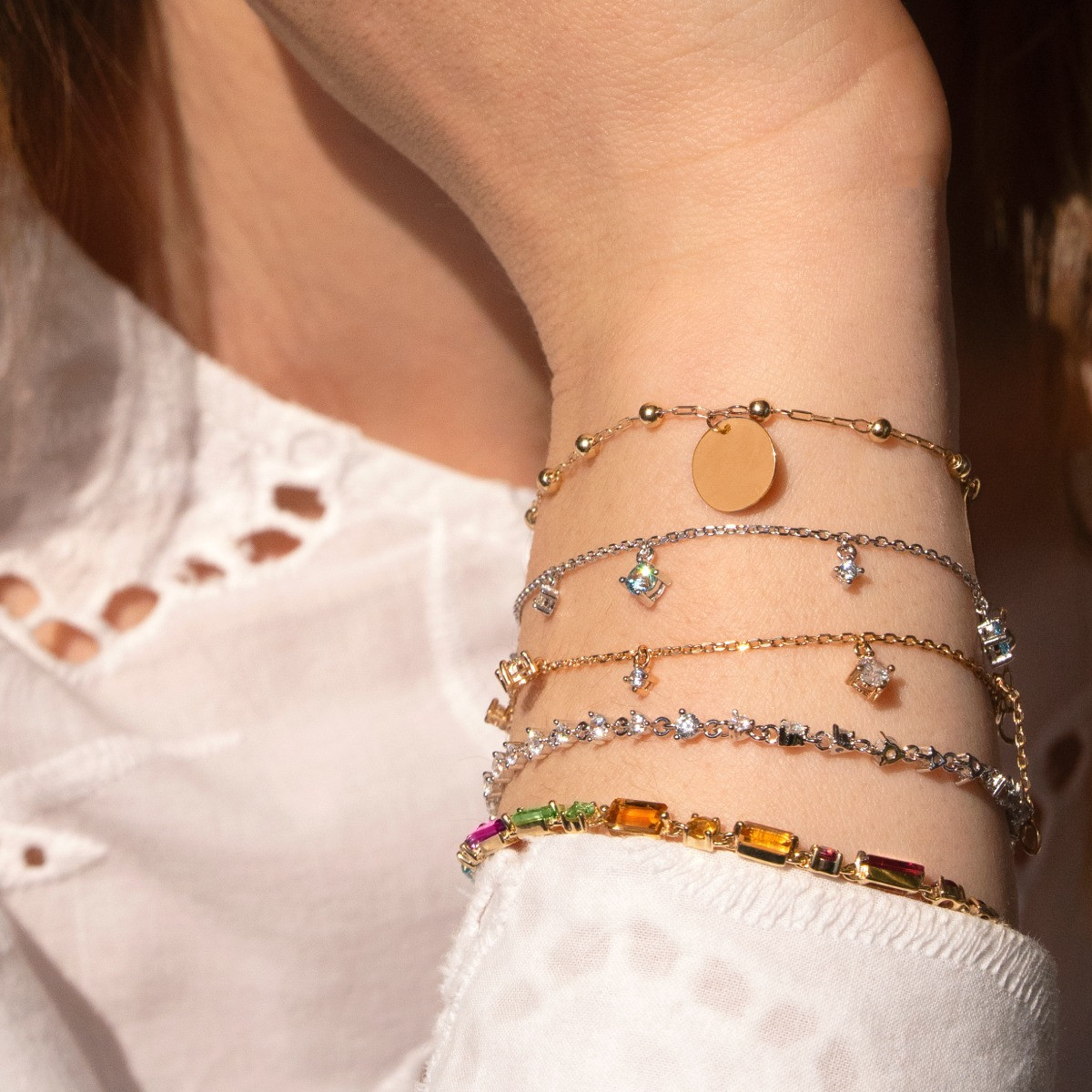 Bracelet or 375 jaune pierres fines 18cm - vue porté 2