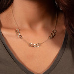 Collier or 375 jaune 46cm - vue porté 1