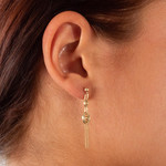 Boucles d'oreilles or 375 jaune pendants maille grain de café - vue porté 1