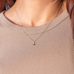 Collier or 375 2 tons saphir et diamant 45 cm avec anneau de raccourcissement à 42 cm - vue porté 1