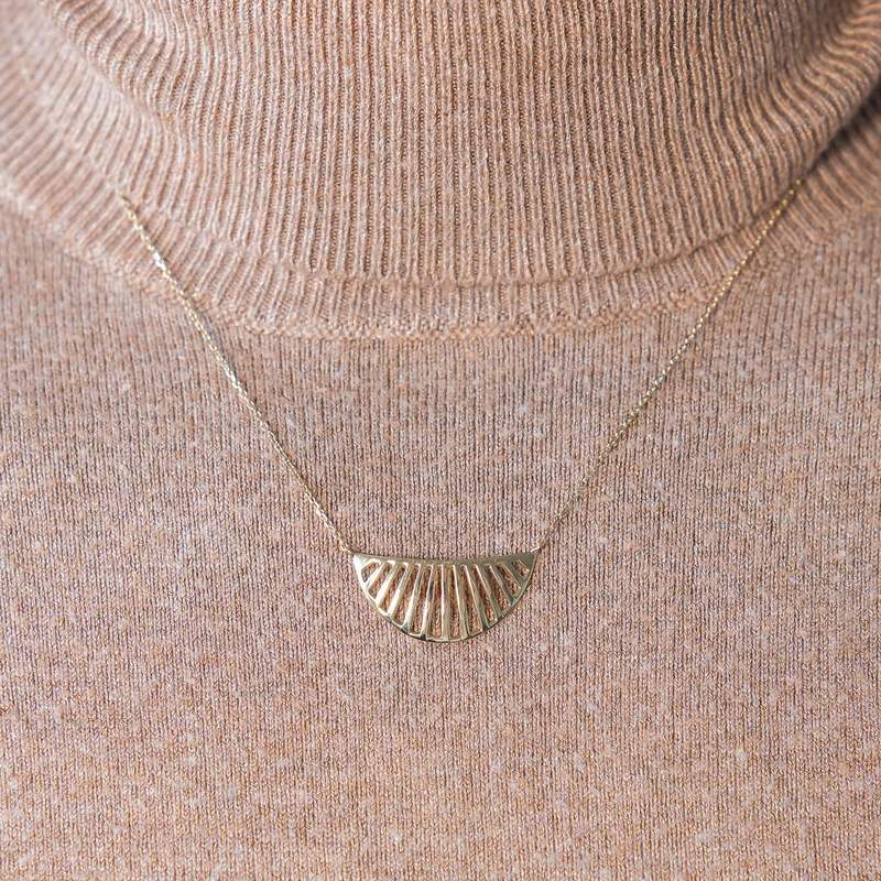 Collier or 375 jaune 45 cm avec anneau de raccourcissement à 42cm - vue porté 2