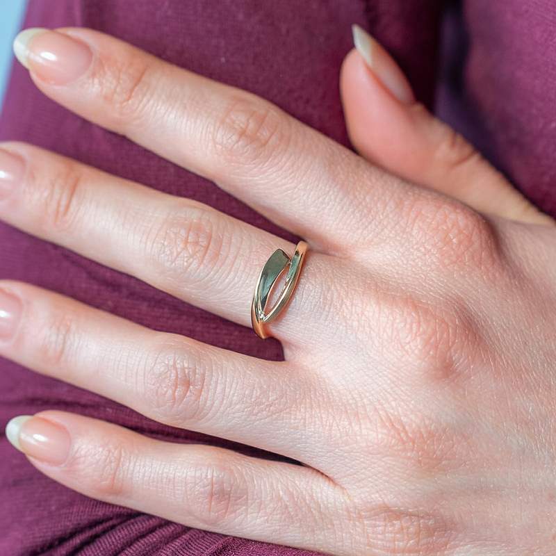 Bague or 375 jaune - vue porté 1