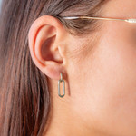 Boucles d'oreilles or 375 jaune pendants - vue porté 1