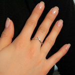 Bague or 375 blanc diamant - vue porté 1