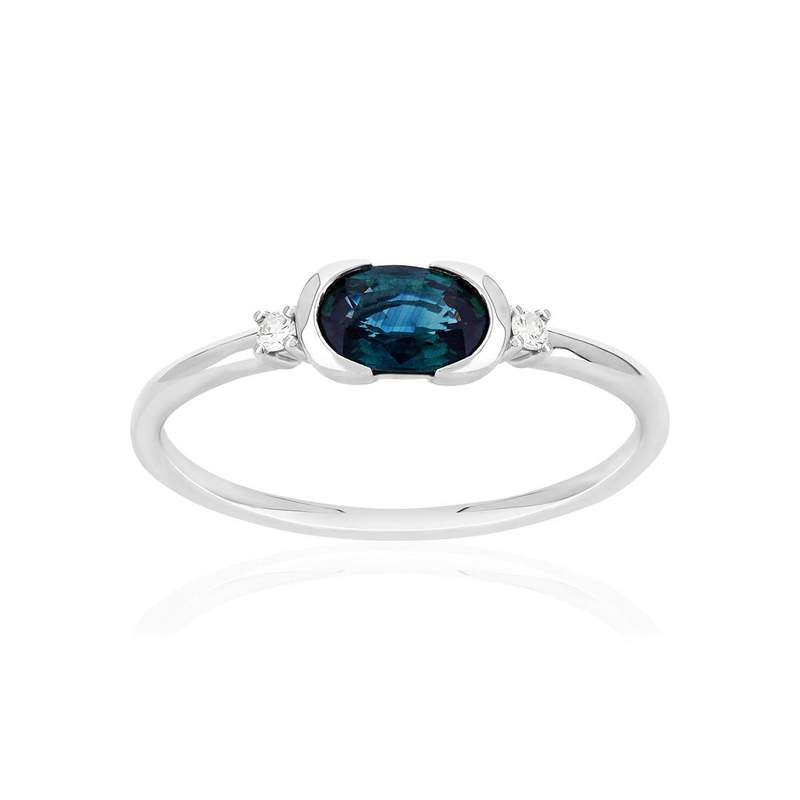 Ring van 375 witgoud met ovale saffier en diamanten - afbeelding 1