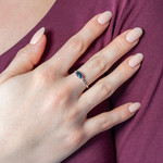 375 witgouden ovale saffier en diamanten ring - bekijk gedragen 1