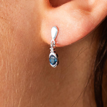 Boucles d'oreilles or 375 blanc saphirs ovales et diamants