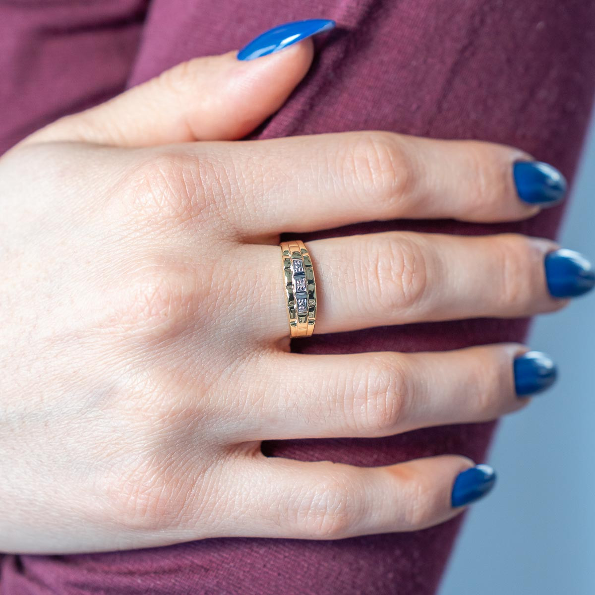 Bague or 375 2 tons diamant - vue porté 1