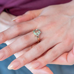 Ring van 375 geelgoud met diamanten en groene kwarts - gedragen 1