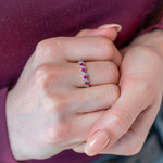 Bague or 750 2 tons diamants et rubis - vue porté 1