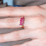 Bague or 750 2 tons diamants et rubis - vue porté 1