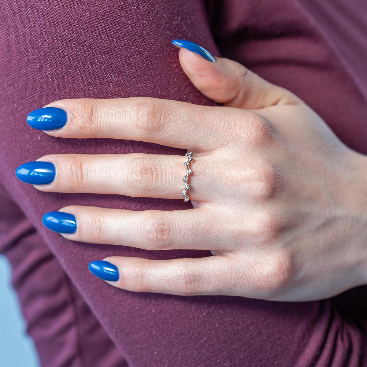 Bague or 375 jaune diamants - vue porté 1