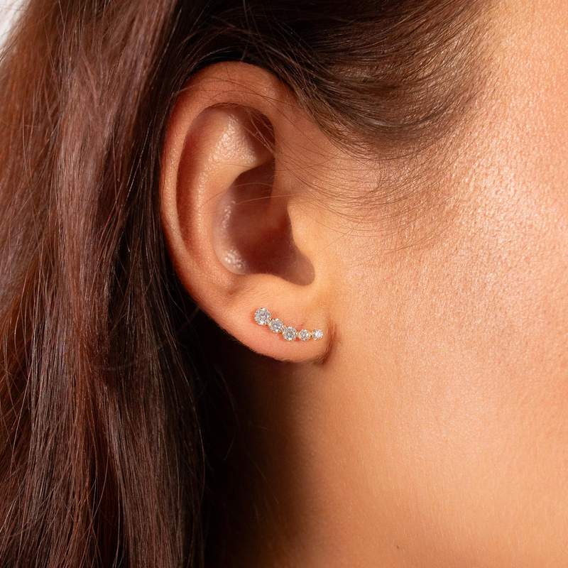 Boucles d'oreilles or 375 jaune zirconias - vue porté 1