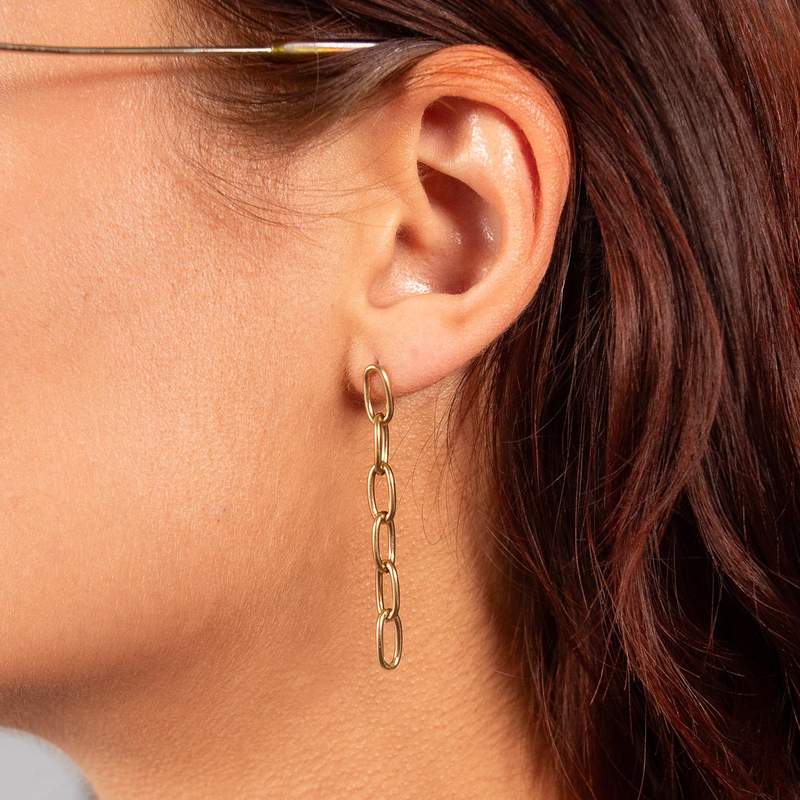 Gold-plated steel dangling earrings - vue porté 1