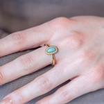 Bague acier doré aventurine verte et zirconias - vue porté 1
