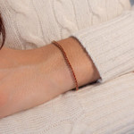 Bracelet acier doré zirconias rouges 19 cm - vue porté 1