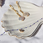 Boucles d'oreilles acier doré pendantes 2 perles d'eau douce - vue D1