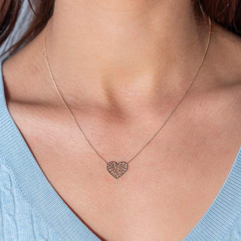 Collier or 375 jaune coeur 44,5 cm - vue porté 1