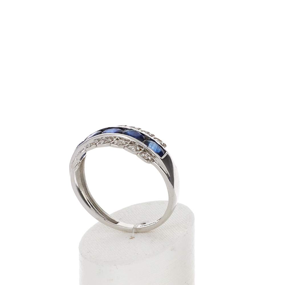 Bague or 750 blanc saphirs et diamants - vue 3