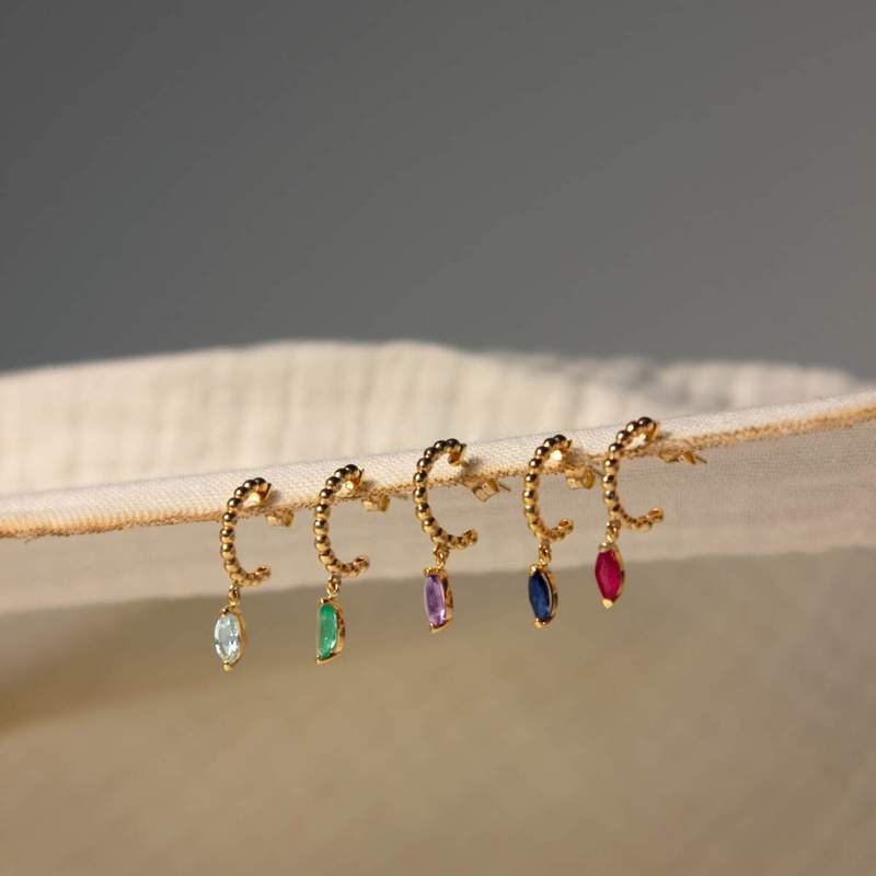 Boucles d'oreilles or 375 jaune améthystes - vue D1