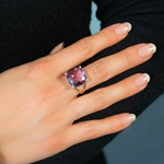 Bague or 375 jaune améthyste et diamants - vue porté 1