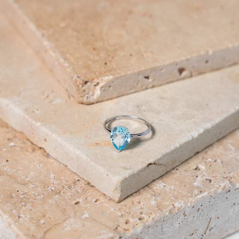 Bague or 375 blanc topaze bleue traitée - vue D2