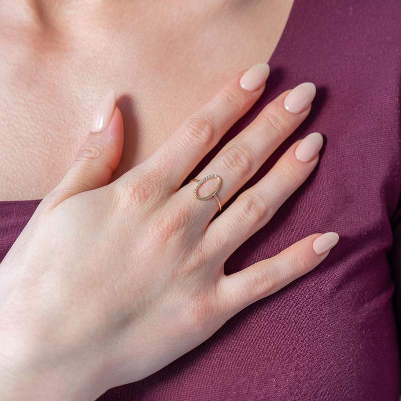 Bague or 375 jaune diamants - vue porté 1