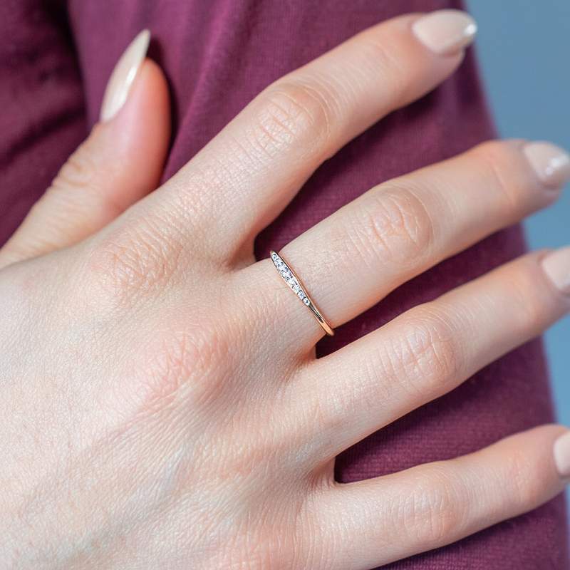 Bague or 375 jaune diamants - vue porté 1