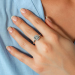 Bague or 375 blanc diamants - vue porté 1