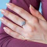 Bague or 375 blanc diamants - vue porté 1